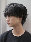 メンズマッシュウルフシャドウパーマ癖毛風無造作センターパート