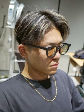 メッツ 原宿(METS) MEN‘S /センターパート×ハイライト /短髪 /フェード