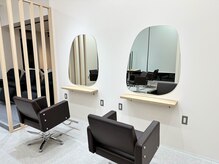 ユウル 横浜(juhl.)の雰囲気（リラックスして過ごせる空間◎横浜/横浜駅/髪質改善/ブリーチ）