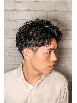 グレイスフルバーバー 新宿パークタワー店 新宿理容室で好印象ビジネスパーマx七三ツーブロック