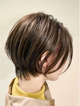 マリオ(mario) ピンクアッシュエモージュインナーカラー×透け感ショートボブ