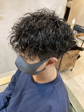 ソウスシア(SOURCE cia) 無造作ツイストスパイラルパーマ【佐藤和弥】