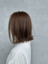 <カット>ステップボーンカットで小顔効果ー。