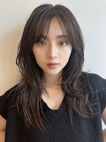 ノイカーム(noi Calm)&nbsp;顔周りレイヤーカットくびれヘアミルクティーベージュカラー