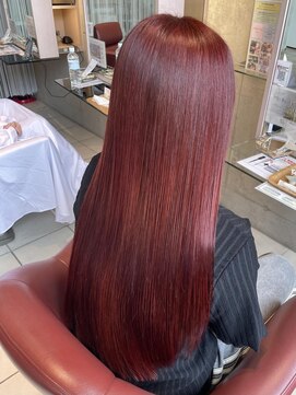 エム インターナショナル 春日部本店(EMU international) お店可愛いを叶えるチェリーレッド