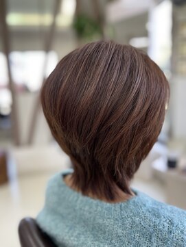 ローズ(Rose) 大人ショート×白髪なじみカラー