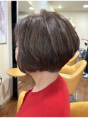 大人女性のふんわりショート