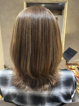 デイジー 【ハイライト×矯正毛】ダメージを最小限に。艶髪ベージュ