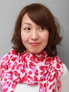 ミズグラート(Ms. grato) リッジ感のあるカール&ウェーブで女性の強さを表現