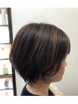 ヘアーメイク クーラ 行橋店(Hair make CURA) 30代40代50代ハイライト小顔ショート