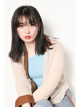 エイミー(amy.) ぱっつんカット+艶髪カラー