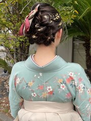 卒業式ヘアセット　袴　アップスタイル　金箔　和装