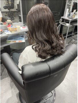 エミュ(emu) 髪質改善/極上艶髪/ふわふわセミロング