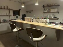 ブレイズヘアー(BLAZEhair)の雰囲気（待合はバーカウンター☆お待ちの間もおしゃれ空間でリラックス♪）