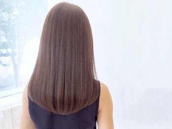 ノア(NOAH)の写真/頭皮や髪に優しい薬剤で染めるので、ダメージレスで自然な仕上がりに!顔周りのトーンアップや色持ちも◎