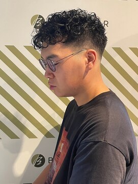 バーバーバー アカバネ(BARBER-BAR AKABANE) おしゃれ男子のスペインカール/バーバー/ツーブロック/フェード3