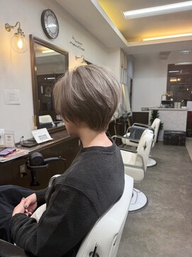 ムーブ(Moob) 艶感抜群ハイトーンホワイトシルバーカラー【別府】