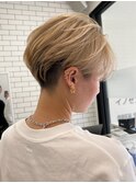 ショートヘアミルクティー刈り上げハンサム韓国ヘアー髪質改善