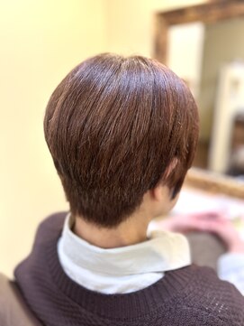 ヘアーデザイン モモ(Hair Design MoMO) 大人女性暖色ショートボブスタイル