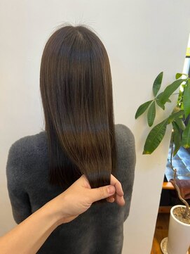 穀雨(Kokuu) 大人シアーベージュミニウルフボブミディアムレイヤー