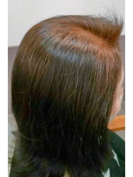 グリース (Greath) ヘナ染めツヤさらミディアムスタイル