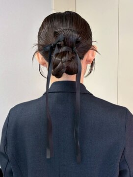 ロイオブジゼル(roi of GiseL) ヘアアレンジ カチモリ 編みおろし リボン 結婚式  お呼ばれ