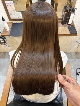 リーシュ(LEASH) 髪質改善で理想の艶髪に