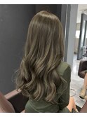 オリーブグレージュ/艶感ロング