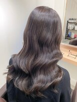 アトレ 福岡大名店(attrait)&nbsp;グレージュロングの透明感を引き出すカット＆カラー
