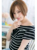 ベージュ系カラーツヤ感小顔ショートマッシュ