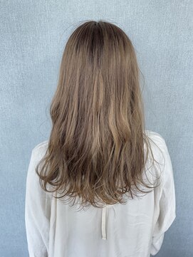 プラーグ ヘアー(Prague Hair) ミルクティーベージュ