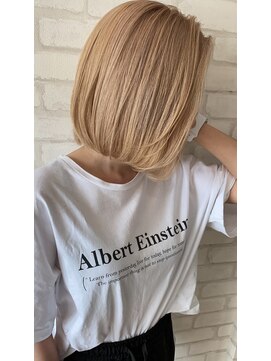 ココルアナ(coco luana) ホワイトベージュ/ショート/ボブ/ブリーチ/韓国/イルミナカラー