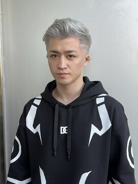 エアー 青山(AIR) シルバー/ホワイト/アップバング/ツーブロック/10代20代