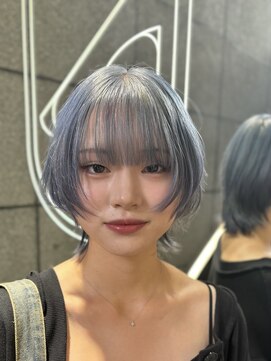 ゼスト フィーノ(ZEST fino) ブルー/レイヤーボブ/ハイトーンカラー/ホワイト/ダブルカラー