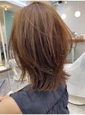 上品☆ミディアムレイヤーくびれウルフヘアカットくすみベージュ