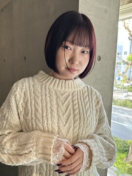 キルトプラスリム(Qilt+LIM) ミニボブスタイル×レッドカラー