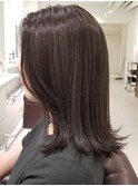 ダークトーンもブルーグレージュで透明感を♪