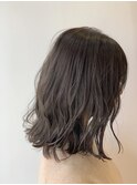 【Zina SAPPORO】ダークグレージュ外ハネ切りっぱなしミディ