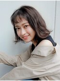 ショートボブで大人可愛いい