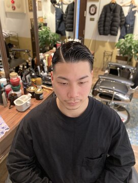 カムレイドフォーライフ(COMRADE 4 LIFE) サイドパート　ハードパート　スキンフェード　担当松尾