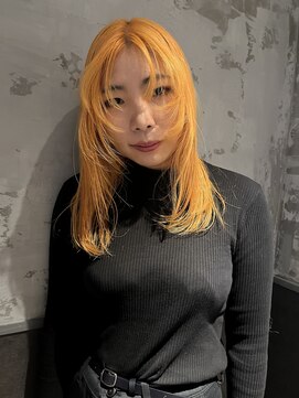 キャロルガーデンズ ボコカ 表参道(Carroll Gardens bococa) ペールオレンジ/レイヤーカット/ブリーチかー