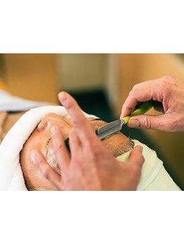 【青木徒歩1分】清潔感溢れる印象に！シェービングでお顔のうぶ毛ケアもお任せ◎身だしなみを整えて印象UP*