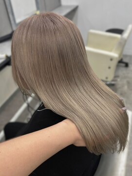 ジゼル 博多筑紫口店(GiseL) ブリーチカラー　ミルクティーベージュ　ケアブリーチ　10代20代