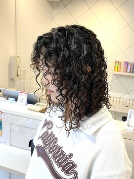 アンジュベイナハ (Ange Bay NAHA) ボブ×スパイラルパーマ