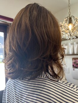 サロンドモモ(Salon de MoMo)の写真/【半個室】要望やお悩みをしっかりと汲み取りご提案♪どんな髪質の人でも艶のある理想のパーマに