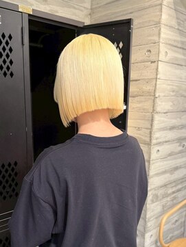 ヲタク(wotaku.) ホワイトブロンド抜きっぱなしブロンドブリーチハイトーンカラー