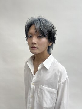 カケル(×.) センターパート×エンドカラー×シルバー