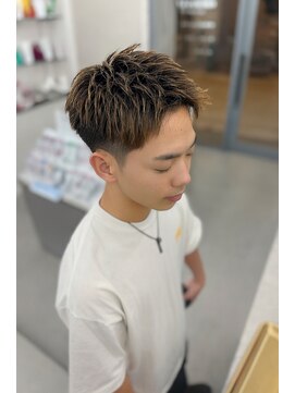 ヌードルバイコア(noodle by CoRe.gn) 刈り上げスパイキーショート×ハイトーンで魅せる爽やかスタイル