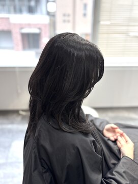 エスト 小倉(est) 顔周りレイヤーカット/グレーカラー/髪質改善トリートメント