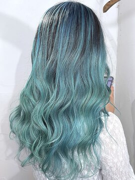 ブレイズヘアー(BLAZEhair) 【透明感強め】ターコイズブルーバレイヤージュ×ブリーチ２回